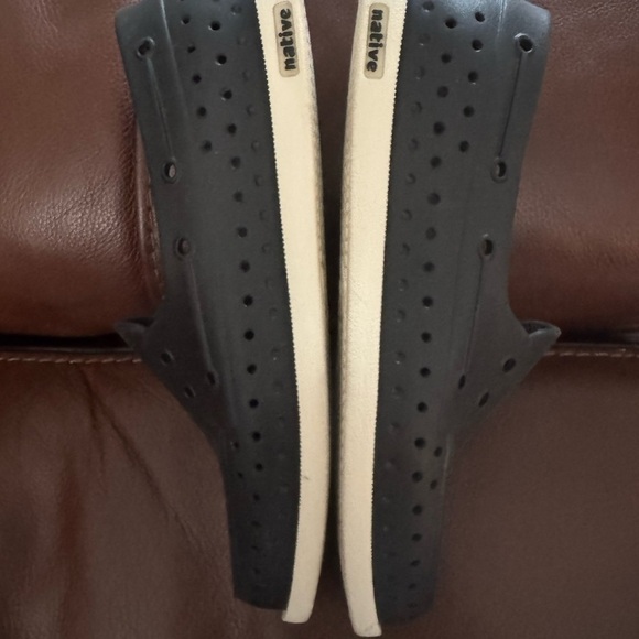 NATIVE Shoes for Men or Women. Unisex. Man 9 women 11 - Picture 4 of 5